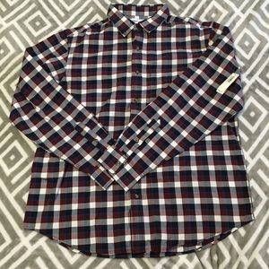 Reg. fit- Built in Flex Men’s woven button down